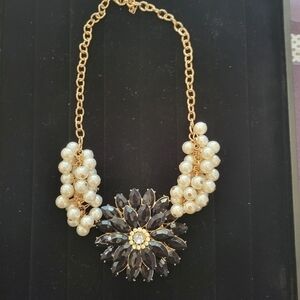 Custom jewlery  Pearl flower gold tone necklace